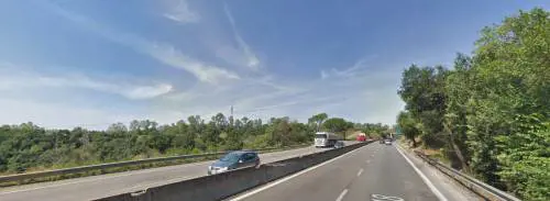 Roma, paura sulla Pontina: 46enne minaccia il suicidio