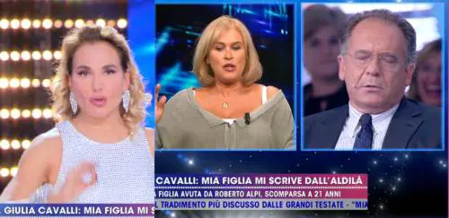 Marina Giulia Cavalli in contatto con la figlia morta? Cecchi Paone insorge