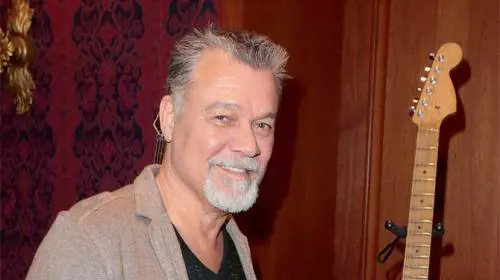 Eddie Van Halen lotta ancora contro il tumore alla lingua. La colpa sarebbe del plettro