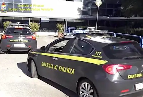 Operazione anti riciclaggio, sequestrati beni per 20 milioni