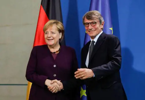 L'Europa prepara l'ultimo bluff. E la sinistra fa finta di "lottare"