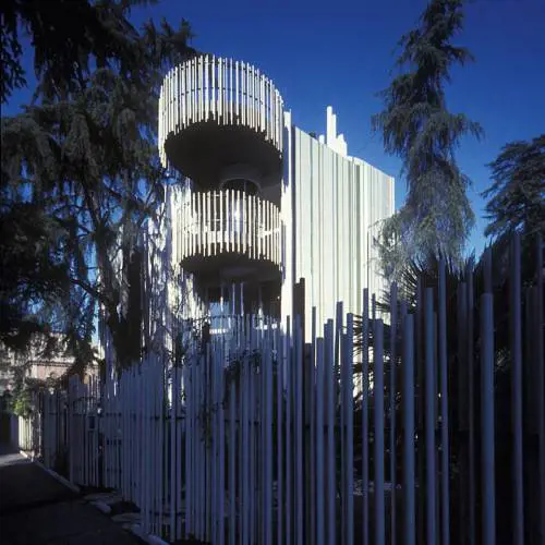 Villa Papanice compie 50 anni, una mostra celebra il capolavoro dell'architettura post moderna
