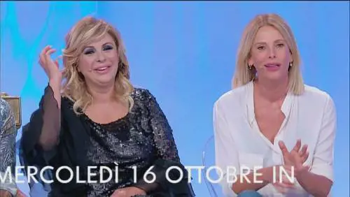 Tina Cipollari spiega la sua dieta: "Cinque pasti, niente pasta"