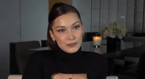 Bella Hadid e la salute mentale: “Chiedete aiuto se vi sentite male”