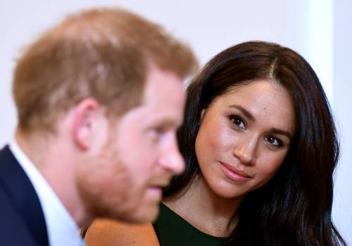 Harry e Meghan ancora nel mirino per i viaggi in aereo