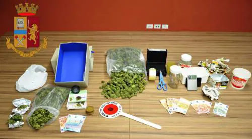 Fiumi di droga anche a minori: smantellata banda nel Trapanese