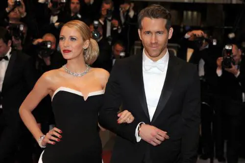 Ryan Reynolds e Blake Lively mostrano il nuovo nato