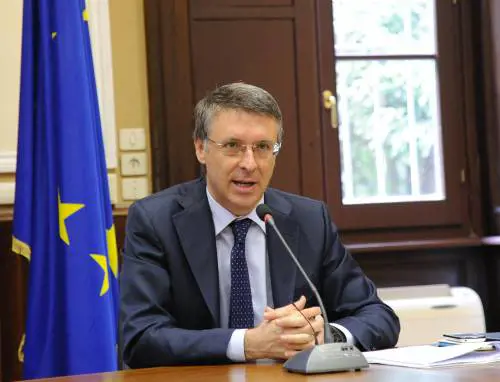 Cantone: "A Roma la corruzione ha inquinato la democrazia"