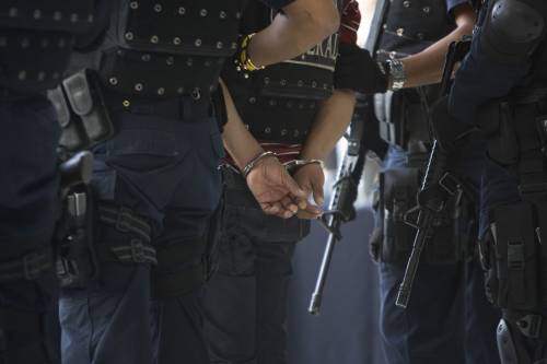 Messico, scontri tra polizia e narcos: arrestato figlio di El Chapo