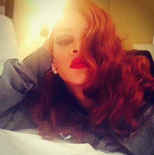 Rihanna realizza un selfie bollente e si conferma regina sexy di Instagram