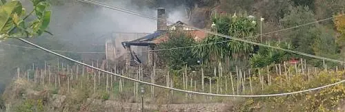 Muore carbonizzato nell'incendio della propria casa nell'Imperiese