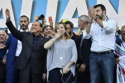 Sondaggi, l'effetto Umbria affossa M5S e Pd: vola il centrodestra