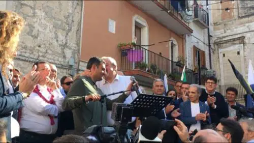 Bari, Emiliano presenta la sua candidatura alle prossime regionali