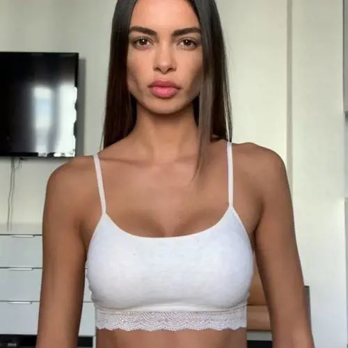 Joana Sanz si prende la scena su Instagram