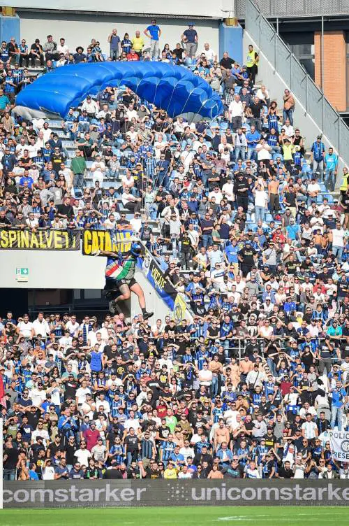 Invasione di campo al Mapei Stadium: è un paracadutista