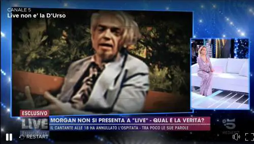 Morgan non si presenta dalla d'Urso. Lei lo asfalta in diretta
