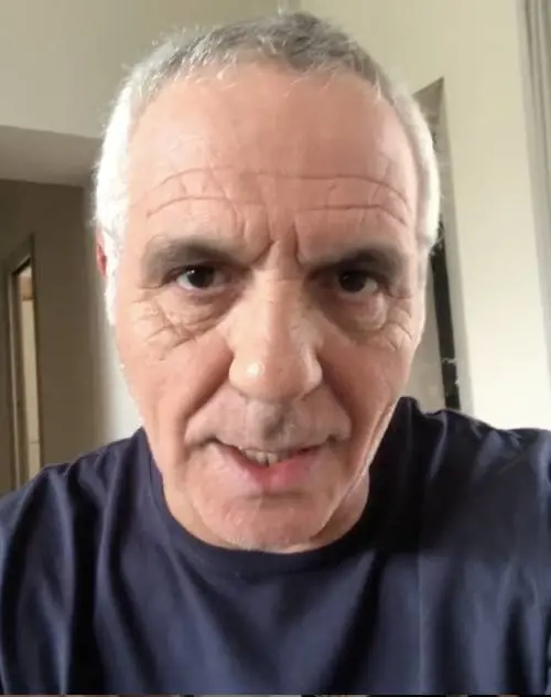 Giorgio Panariello si scusa per la battuta sul seno di Anastacia. Ma il mea culpa non convince