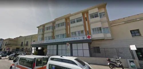 Partorisce due gemelli e li lascia in ospedale: erano positivi alla cocaina