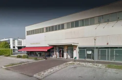 Peruviano si spoglia davanti a poliziotti, poi gli atti osceni