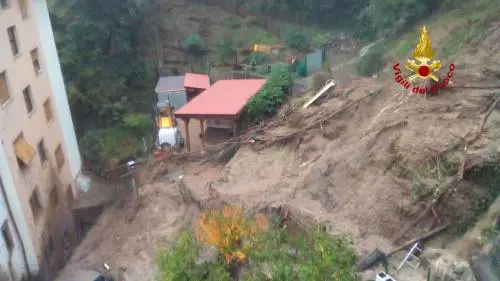 Maltempo: oltre 450 persone isolate a Genova