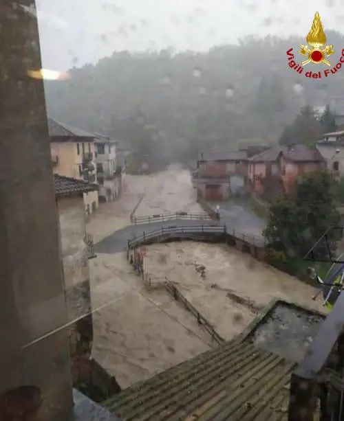 Maltempo, il Nord in ginocchio: morto un tassista, salvi i dispersi