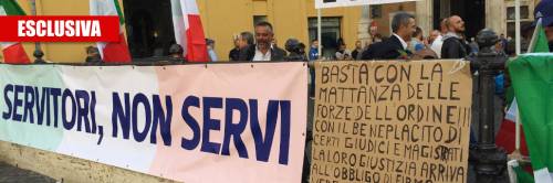 "Sosteneteci vivi, non da morti". È rivolta della polizia in piazza