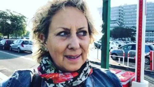 Carolyn Smith furiosa con un tassista: "La presa per c... mi dà fastidio!”