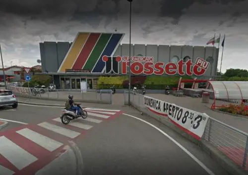 Verona, ghanese terrorizza clienti supermercato e attacca poliziotti