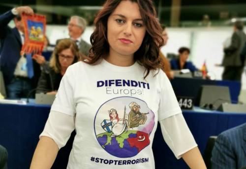 Parlamento Ue, Ceccardi indossa t-shirt anti terrorismo e contro la Turchia in Europa