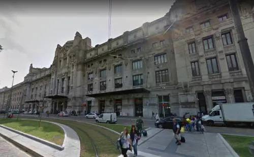 Straniero sorpreso a rubare manda l'agente in ospedale