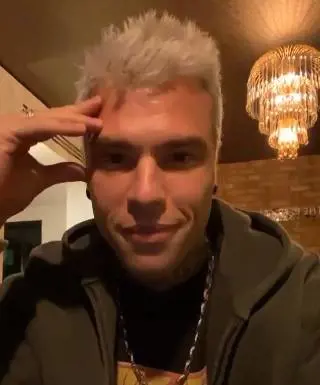 Offese a Fedez sui social, il pm chiede l'archiviazione. Lui sbotta: "Il web un porto franco"
