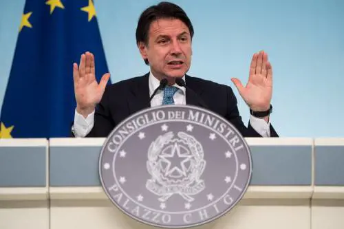 Nuova tegola per Conte "Fece una legge ad hoc per favorire l'ex cliente"