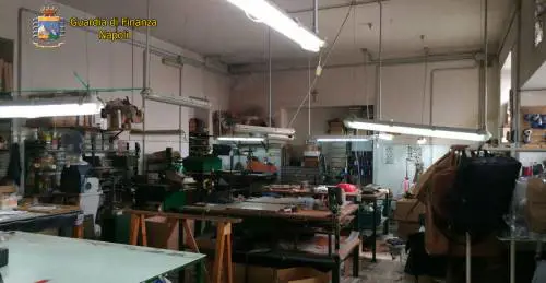 Lavoro nero e rifiuti pericolosi, sequestrata pelletteria