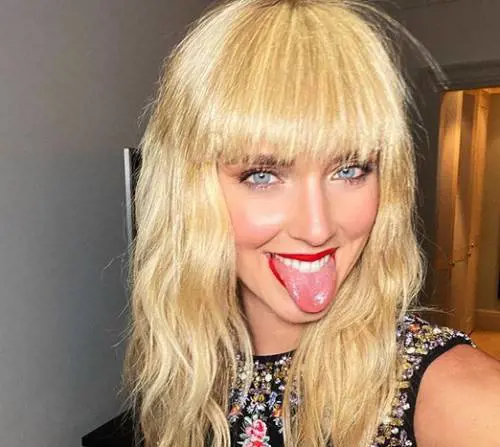 Chiara Ferragni con la frangia: "Sembri Miley Cyrus"