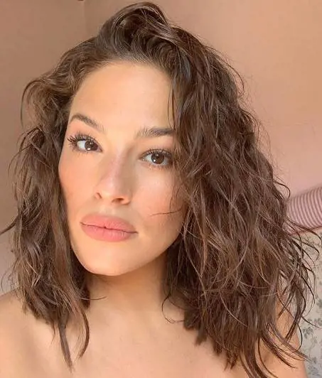 Ashley Graham non rinuncia alla lingerie sexy in gravidanza