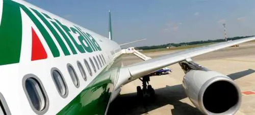 Alitalia, si allontana l'ipotesi "spezzatino"