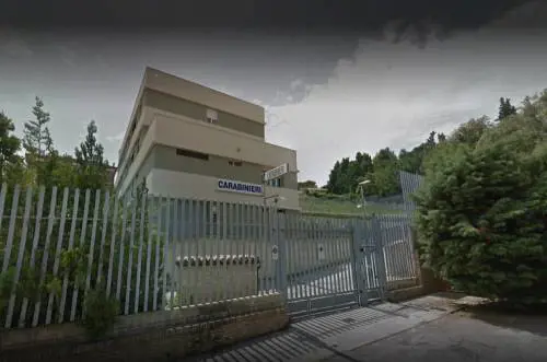 Loreto, tunisino espulso dal 2015 aggredisce militare: ai domiciliari