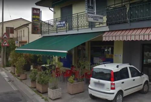 Spara 3 colpi di pistola davanti a un locale: sfiorata tragedia