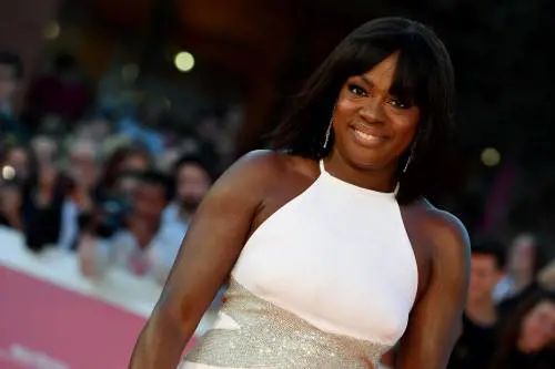 Viola Davis nell'ultimo red carpet del Festival del Cinema di Roma 