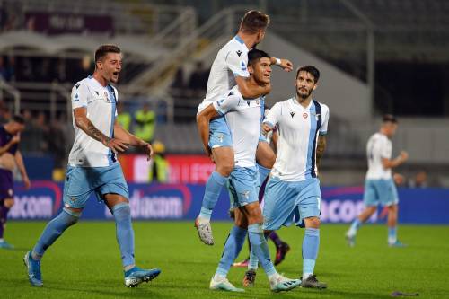 La Lazio abbatte la Fiorentina nel finale: finisce 1-2 per i biancocelesti