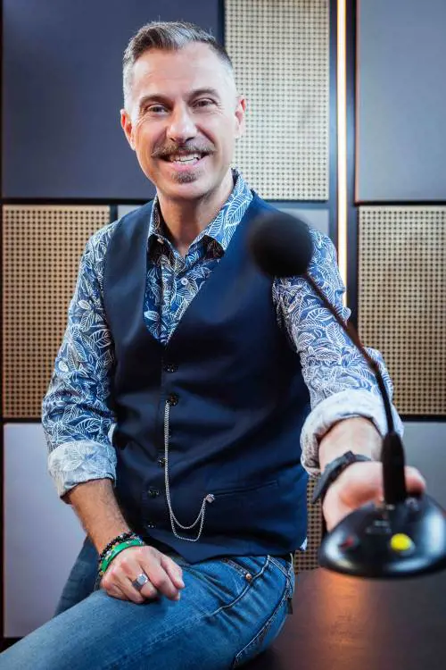 Gabriele Corsi nello studio di "Deal With it - Stai al gioco”