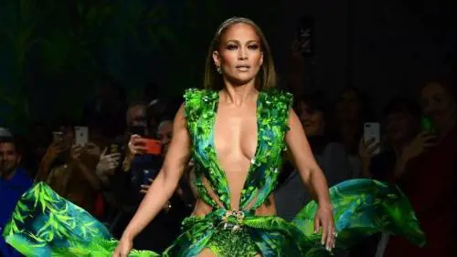 Jennifer Lopez offre pasti gratuiti ad una scuola elementare del Tennessee