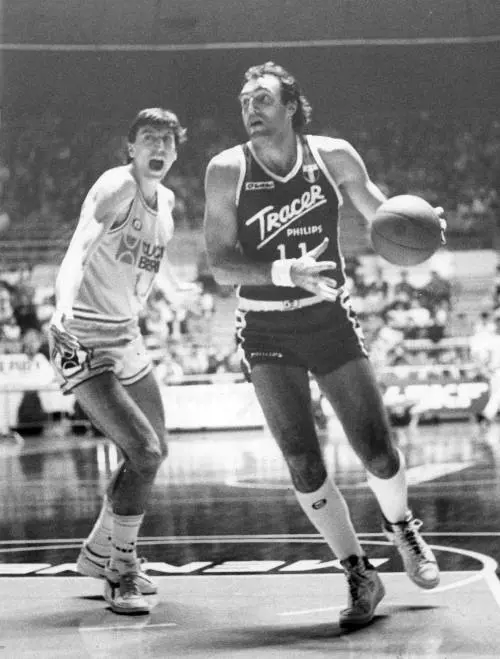 L'Olimpia ritira il numero 11 la maglia che fu di Meneghin