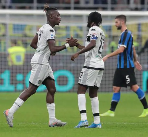 Karamoh segna all'Inter e su Instagram spuntano le banane: "Gesto intollerabile"