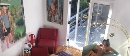 Emily Ratajkowski e il buongiorno hot che infiamma i social 