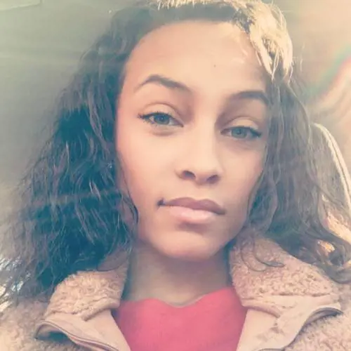 Regno Unito, 23enne scrive sms al padre morto di cancro e le risponde un altro papà