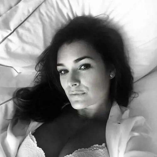 Alena Seredova in intimo, il web si scatena: "Sei illegale"