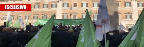 Poliziotti contro la "mancia" del governo: "La sicurezza dei cittadini è a rischio"
