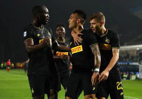 L'Inter soffre ma piega 2-1 il Brescia: primo posto in classifica per i nerazzurri