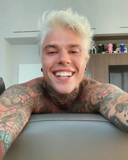 Fedez al lavoro con la sua ex... e Chiara?